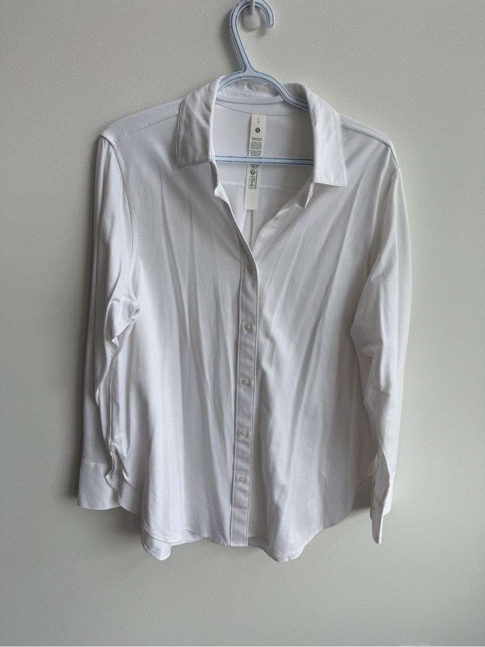 Lulu Lemon knit relaxed fit over shirt
Large